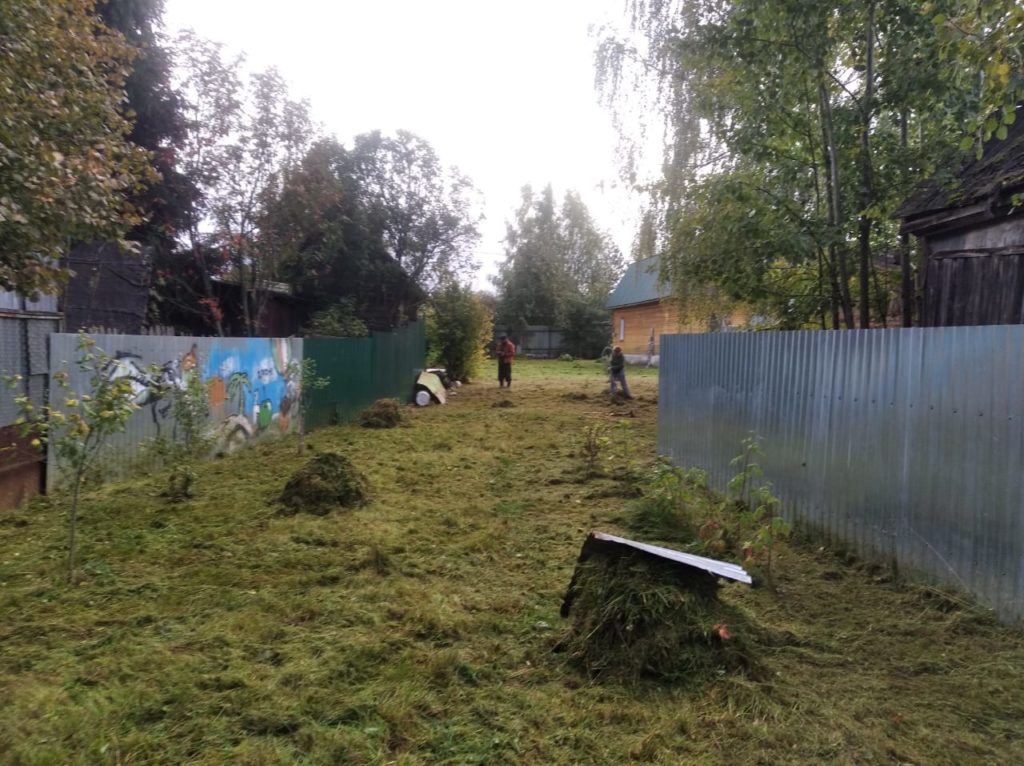 Мульчирующий покос. Солнечногорский район, дачный посёлок Поварово